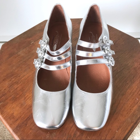 Jeffrey Campbell Shoes - NWOT Jeffrey Campbell w/ Free People Silver Heels!
